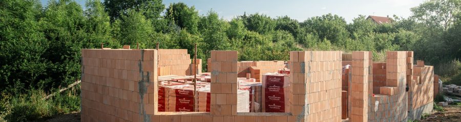 Reference rodinný dům hrubá stavba Praha 2023 | Wienerberger